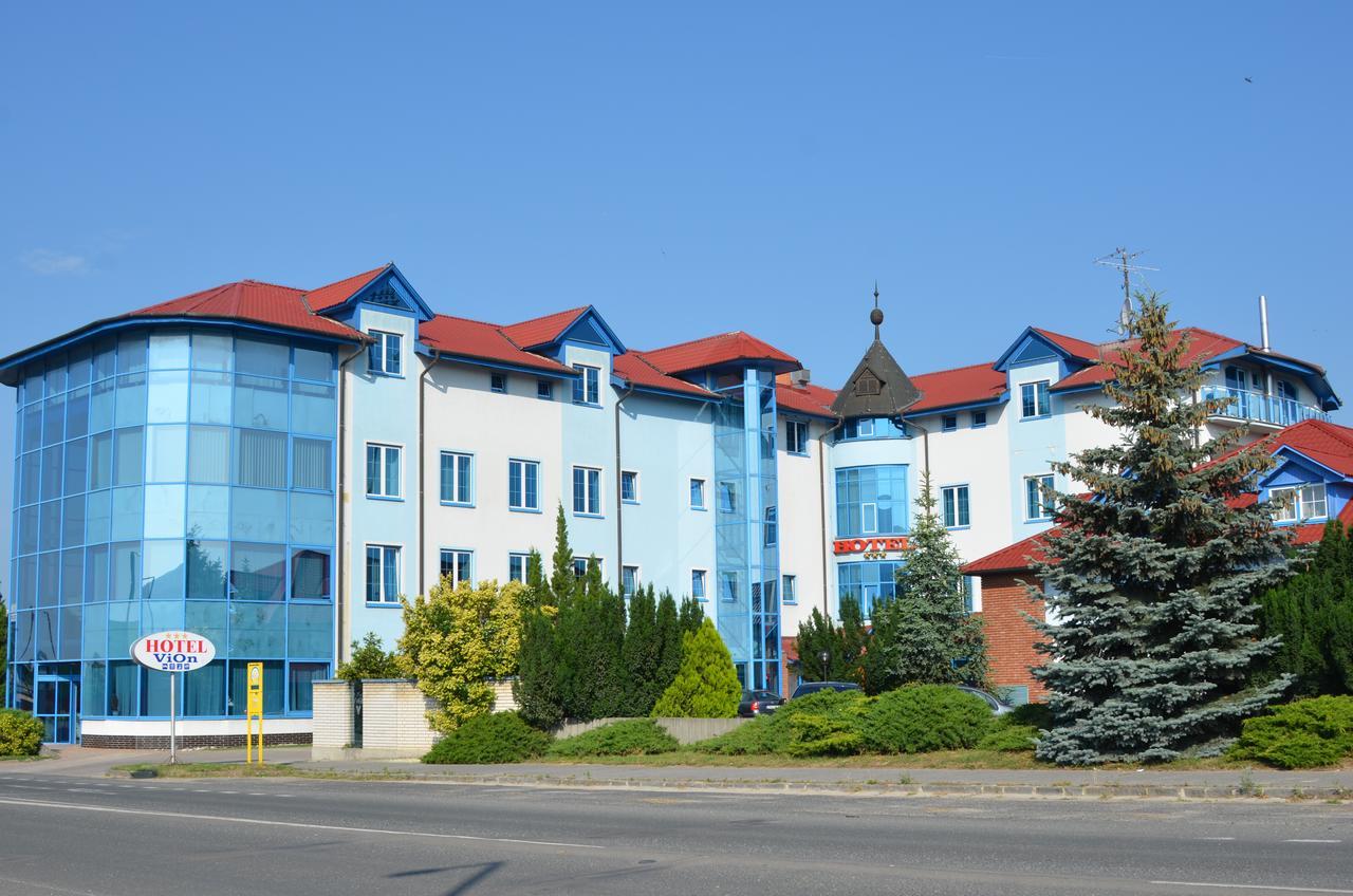 Hotel Vion Zlate Moravce Exterior photo